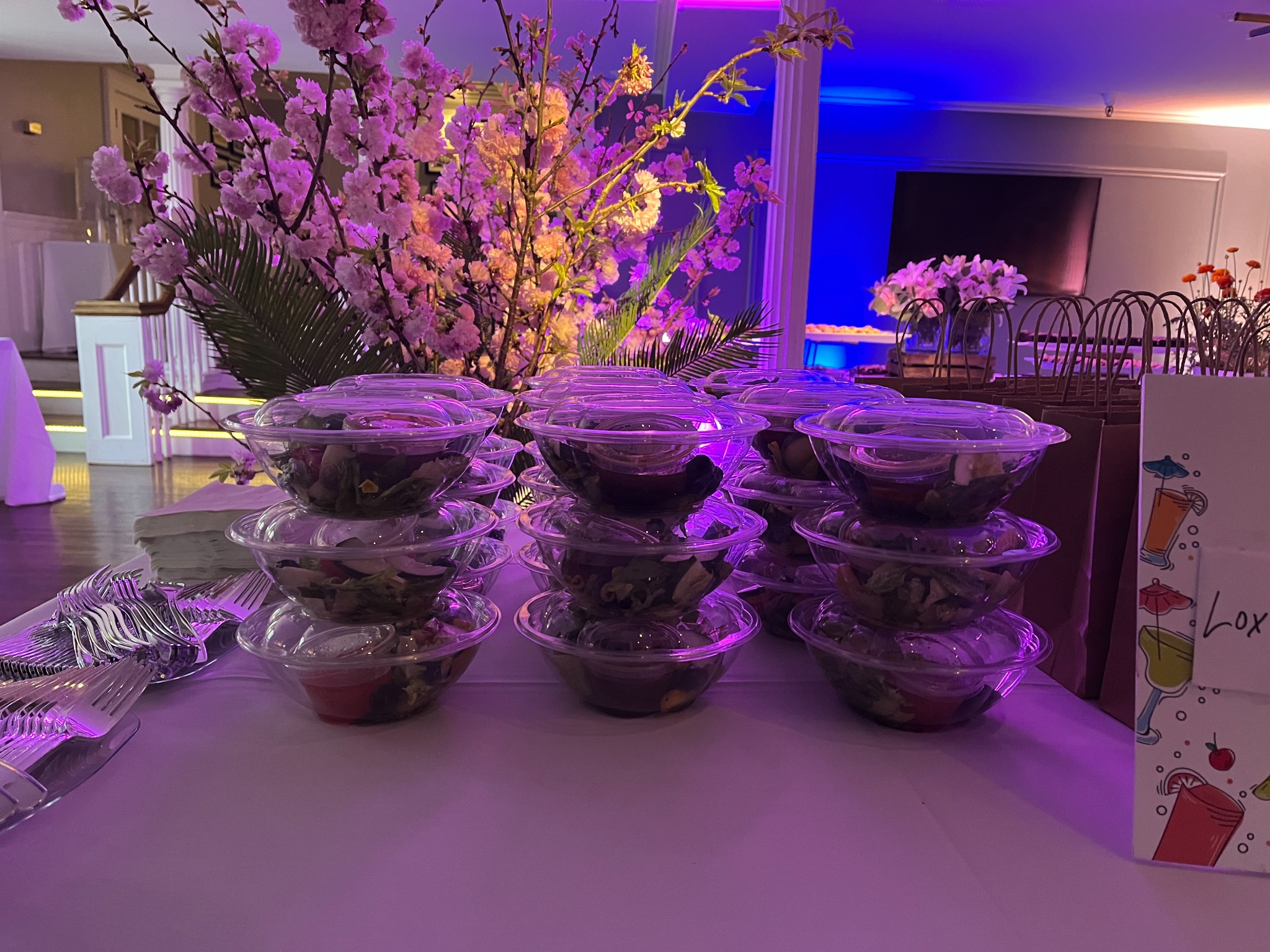 Prepared kosher meals arranged for guest service
